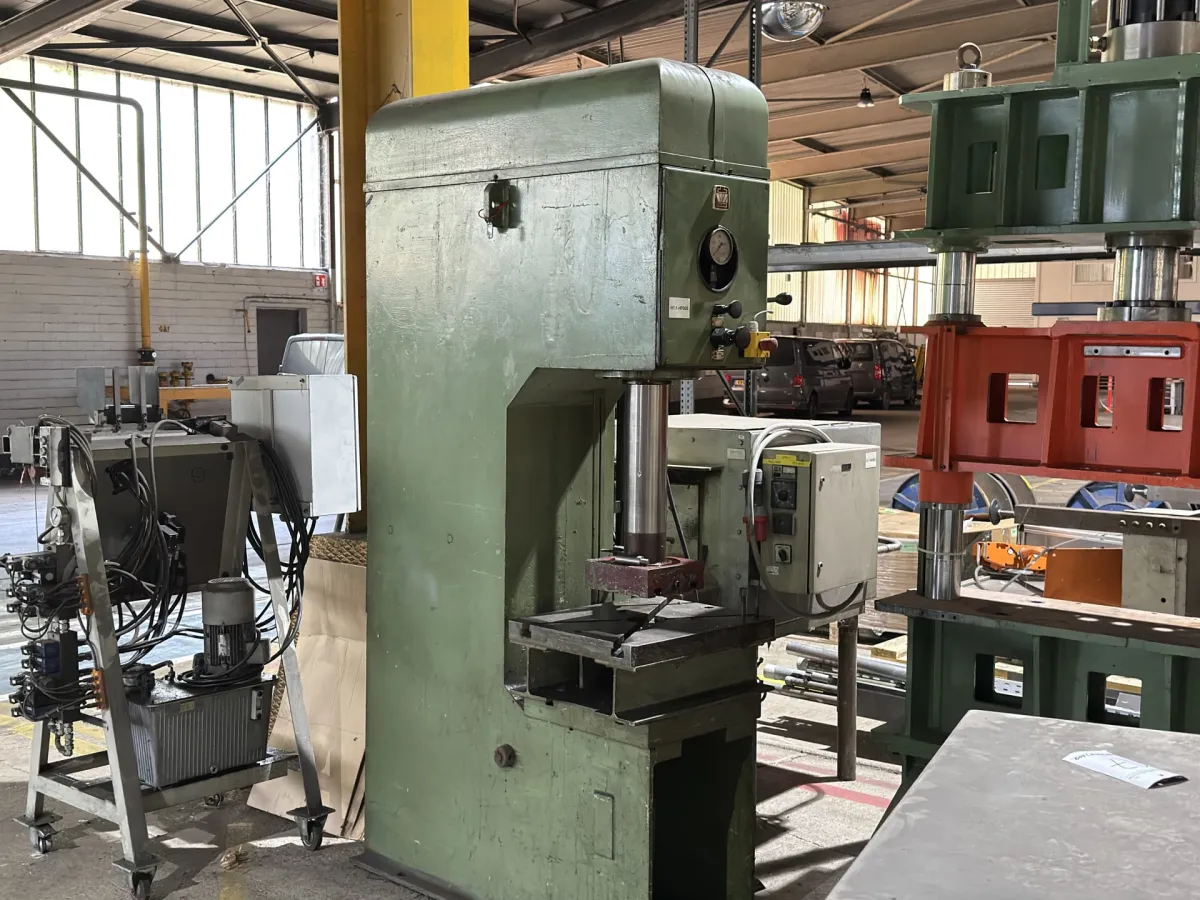 WMW PYE 5 Hydraulische Presse
