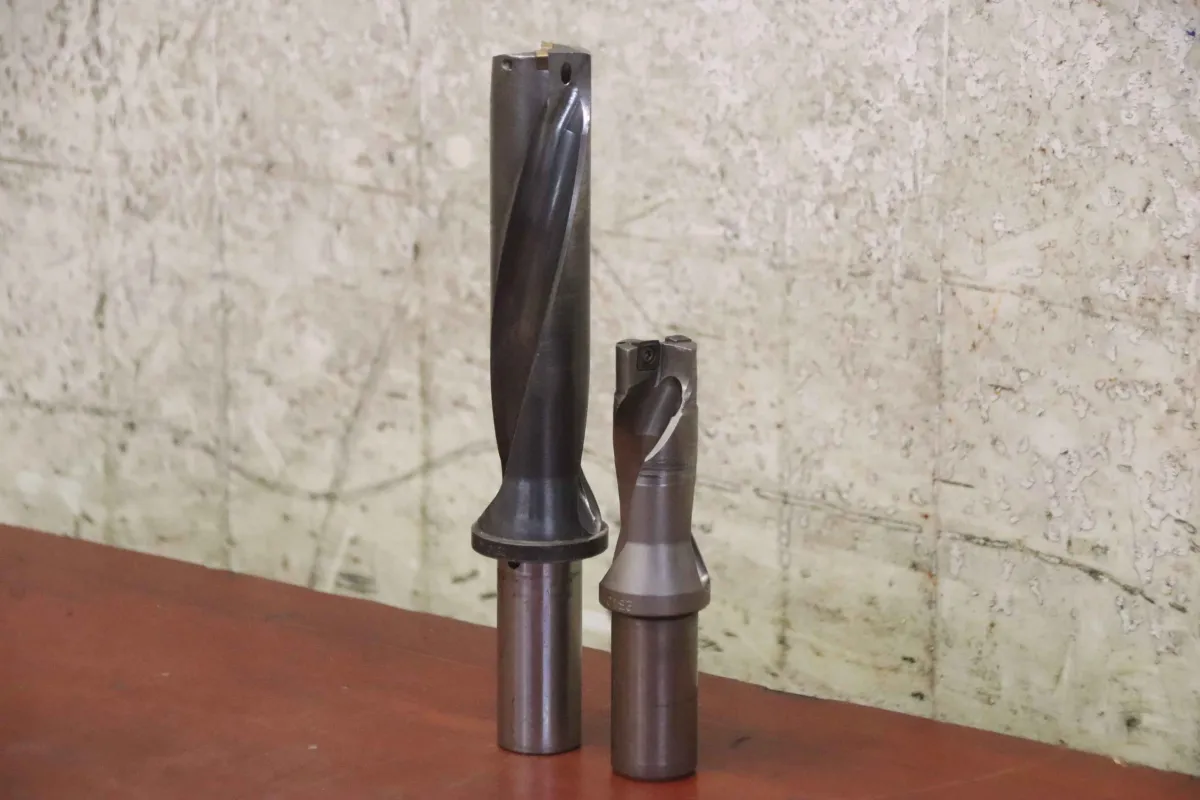 Protostar Aufnahme Ø25 mm mit Innenkühlung Wendeplattenbohrer 2 Stück