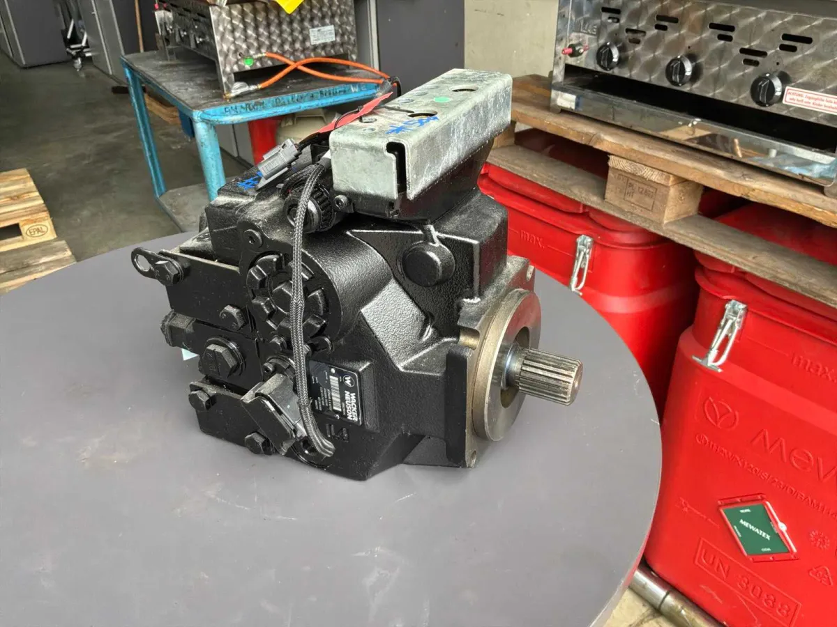 DANFOSS - Verstellpumpe Fahrantrieb H1P045
