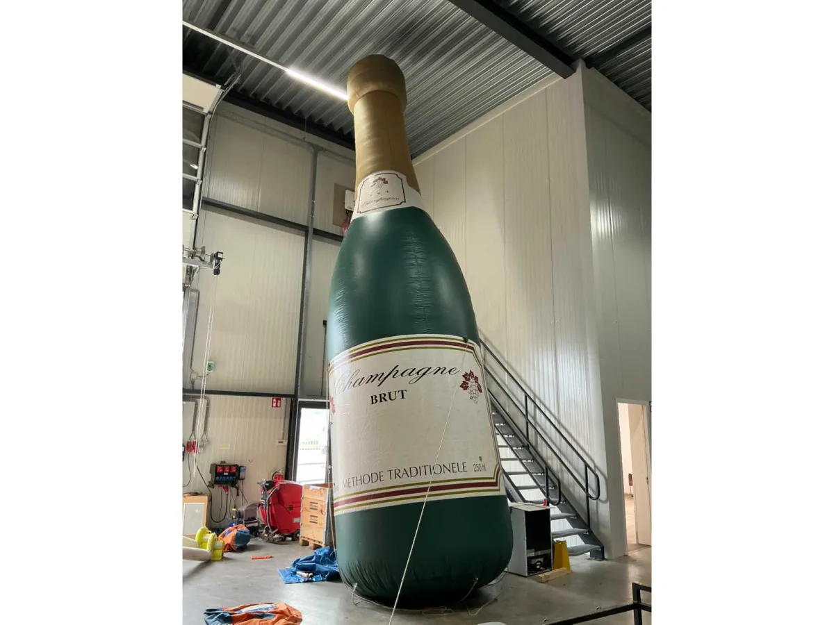 Bottiglia di champagne XXL 850cm gonfiabile