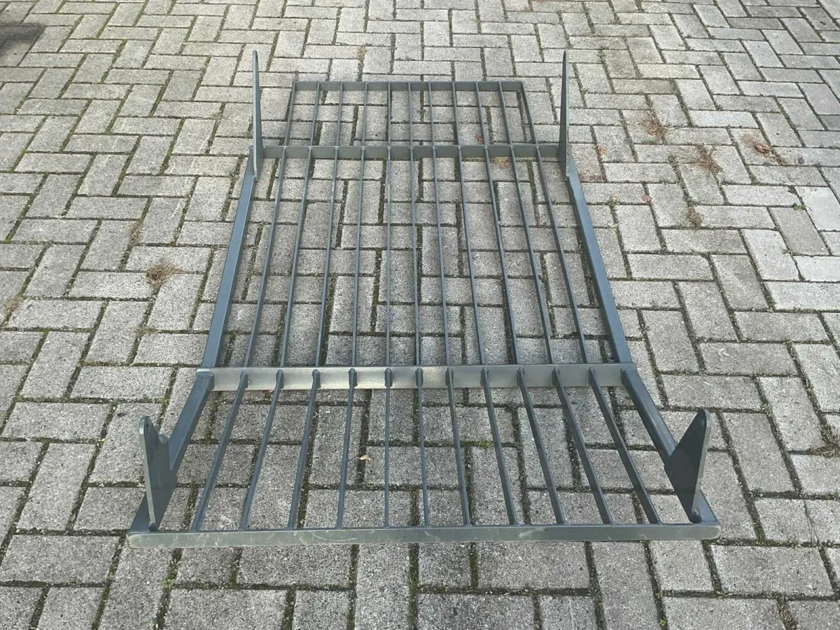 Liebherr 926 Rahmenführerstandschutz