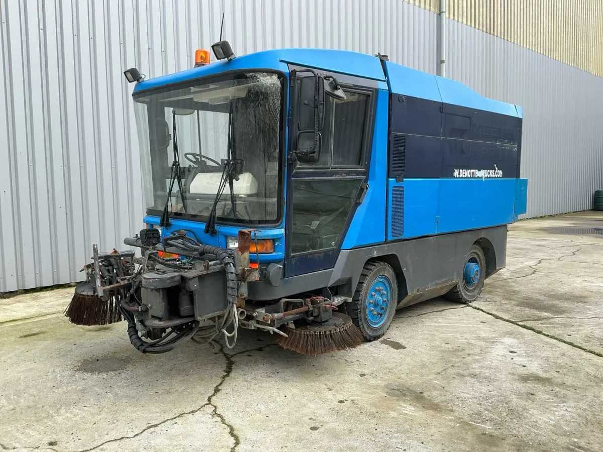 Ravo - 2000 - Ravo 5002 SI - Selbstfahrender Kehrer
