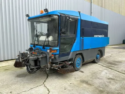 Ravo - 2000 - Ravo 5002 SI - Selbstfahrender Kehrer – RESALE