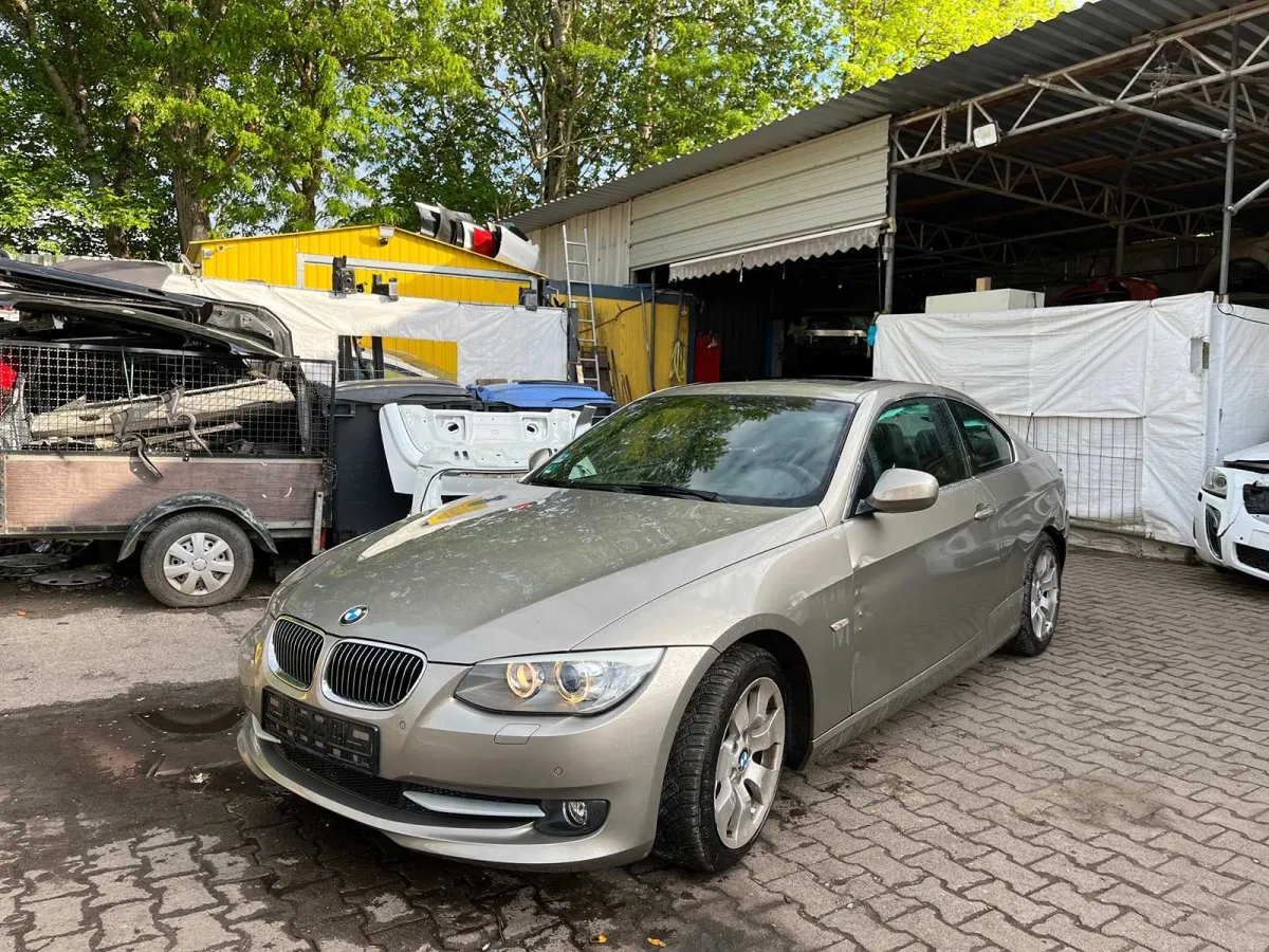 2011 - BMW - 325i - E92 Coupe - Unfallfahrzeug - 120591km - 218PS