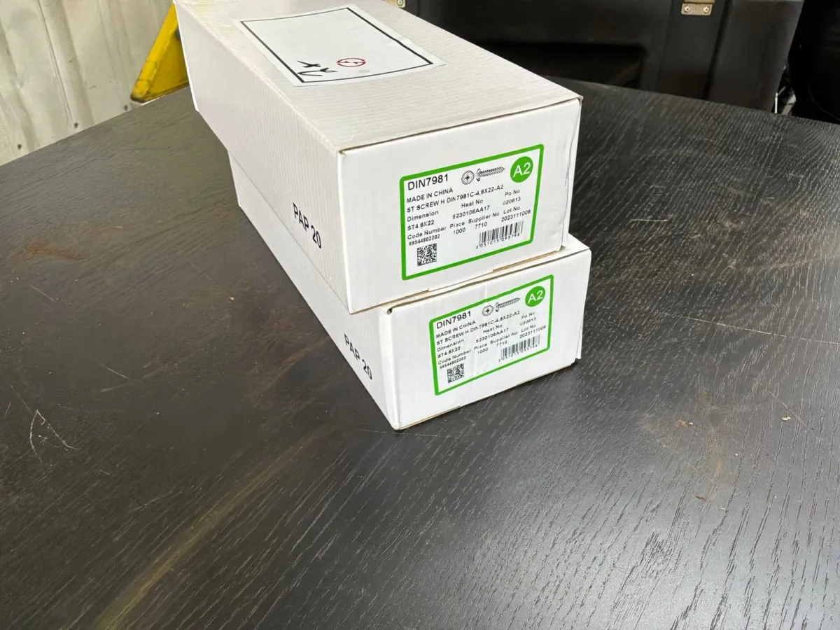 Schrauben 4,8x22 va (2000x)