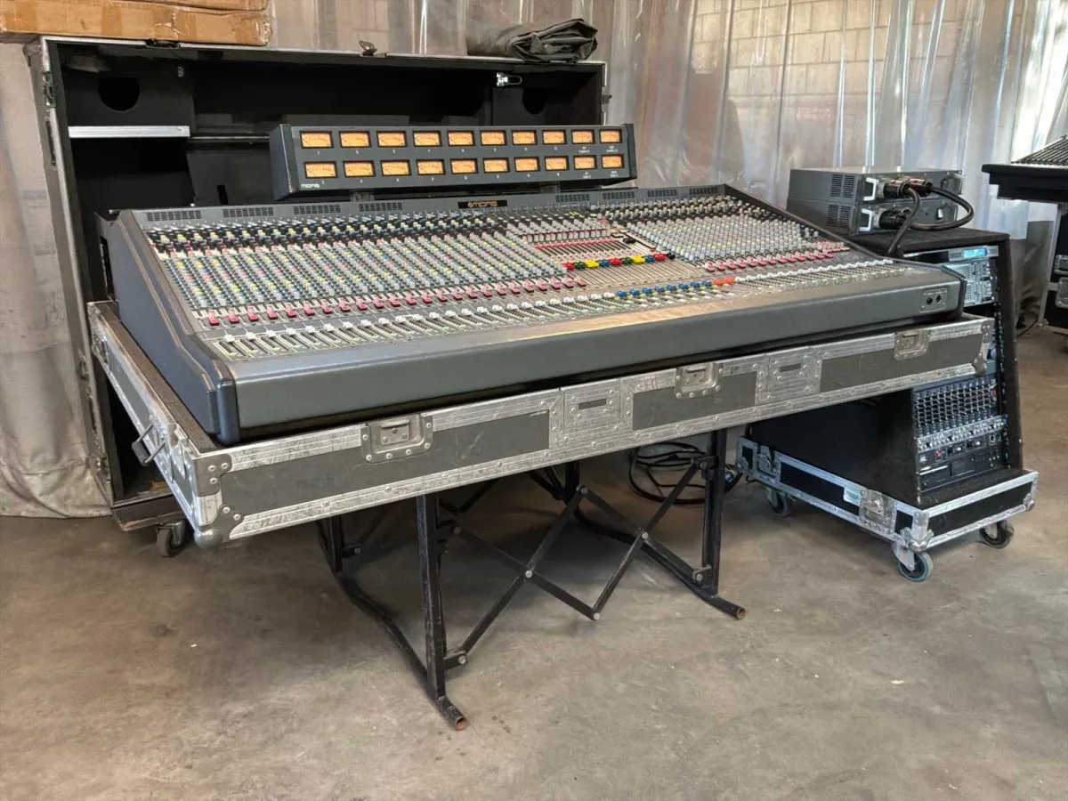 2000 Midas XL3 Analog mixter z FX rackiem