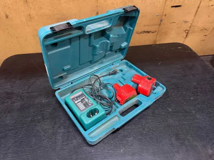 Makita - 14,4 - Akkus und Ladegeräte – RESALE