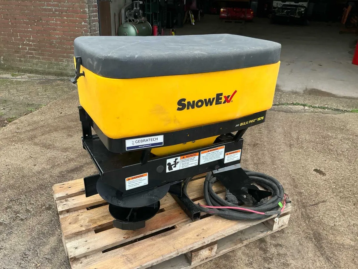 2019 Snow Ex Bulk Pro 1575 Salzstreuer