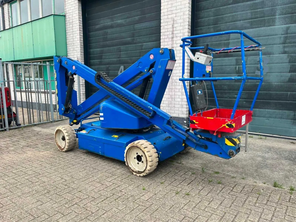 Aufrechte AB38 Luftarbeitsplattform