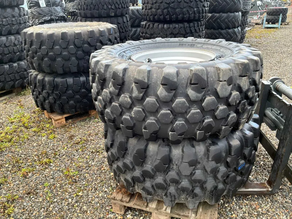 Michelin Bibload hard surface Reifen und Felgen (4x)