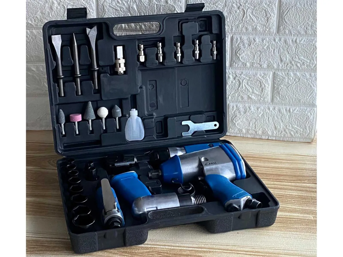 Set of 33 air tools