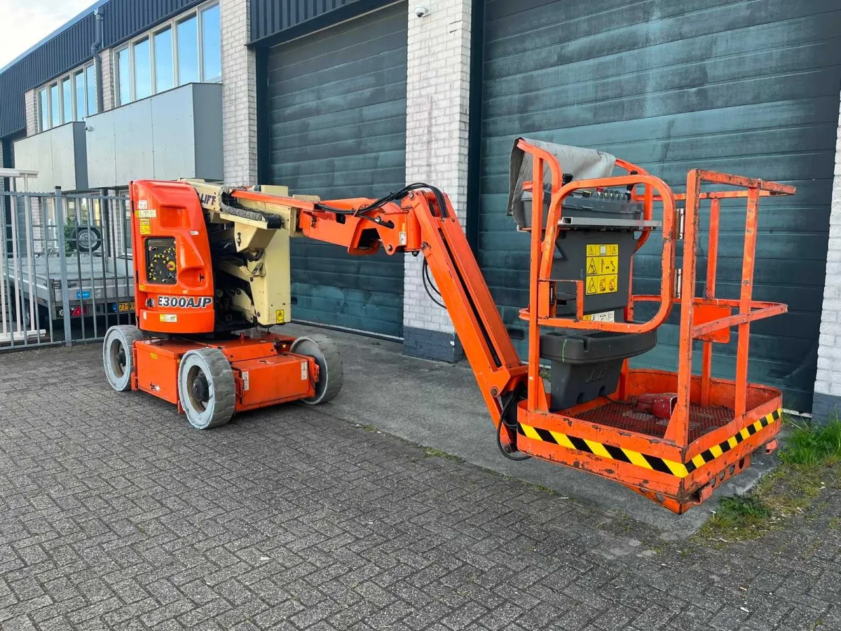 2007 JLG E300AJP Flugplattform
