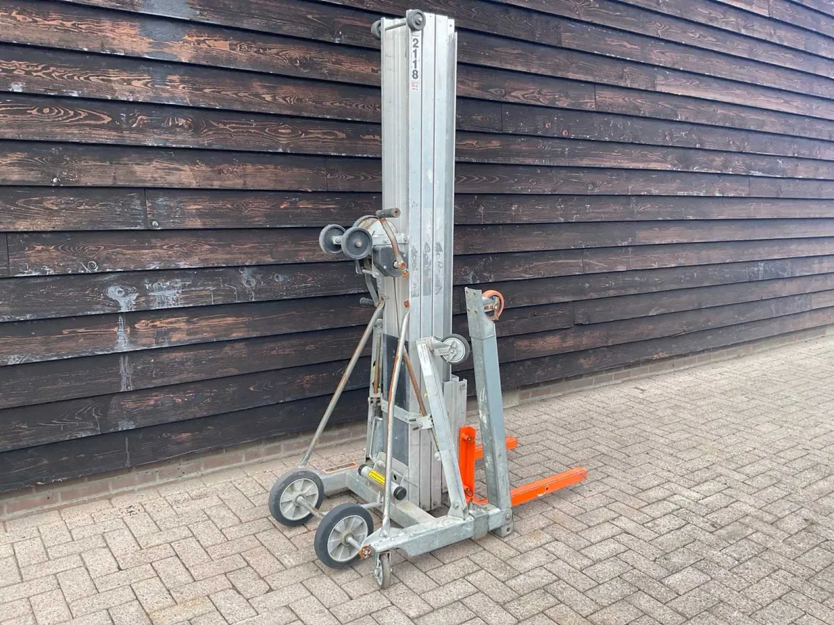 2017 Sumner 2118 Channel Elevator