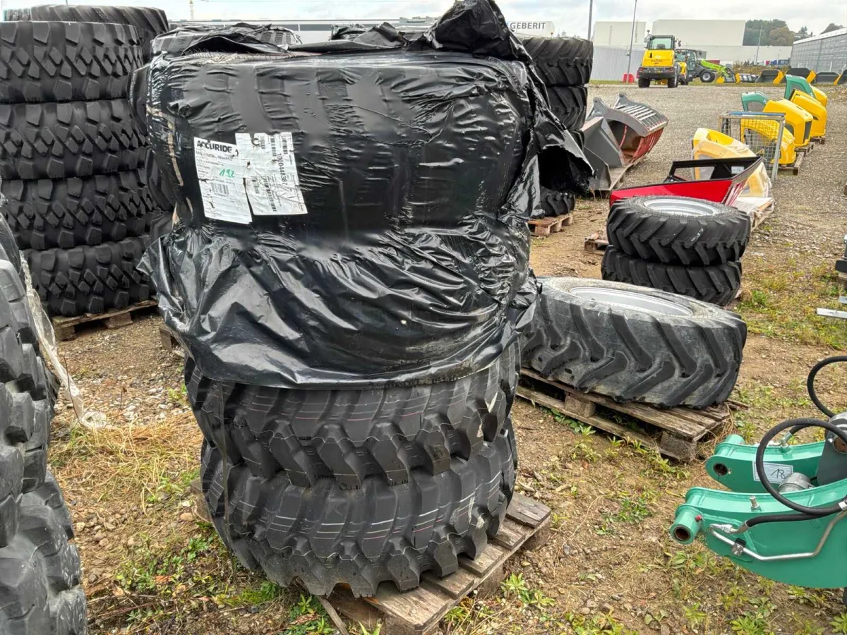 Mitas MPT-04 Reifen und Felgen (x4)