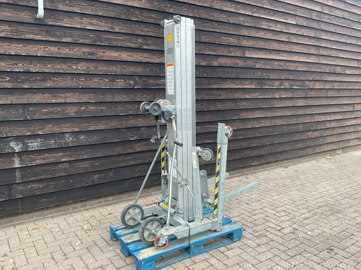 2017 Sumner 2118 Channel Elevator