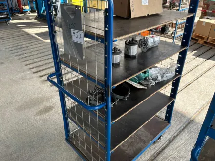 Paket mit Hydraulikpumpe, Add Blue Pumpe, Auspuffschellen, Regalwagen, inkl. Teilewagen – RESALE