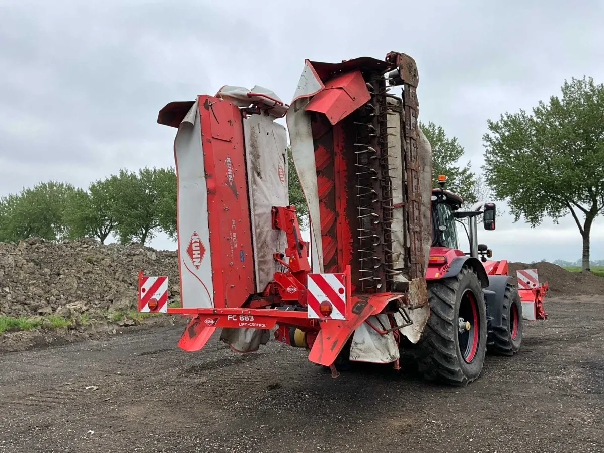 2015 Kuhn FC 883-FF Lift-Control Heckmäher