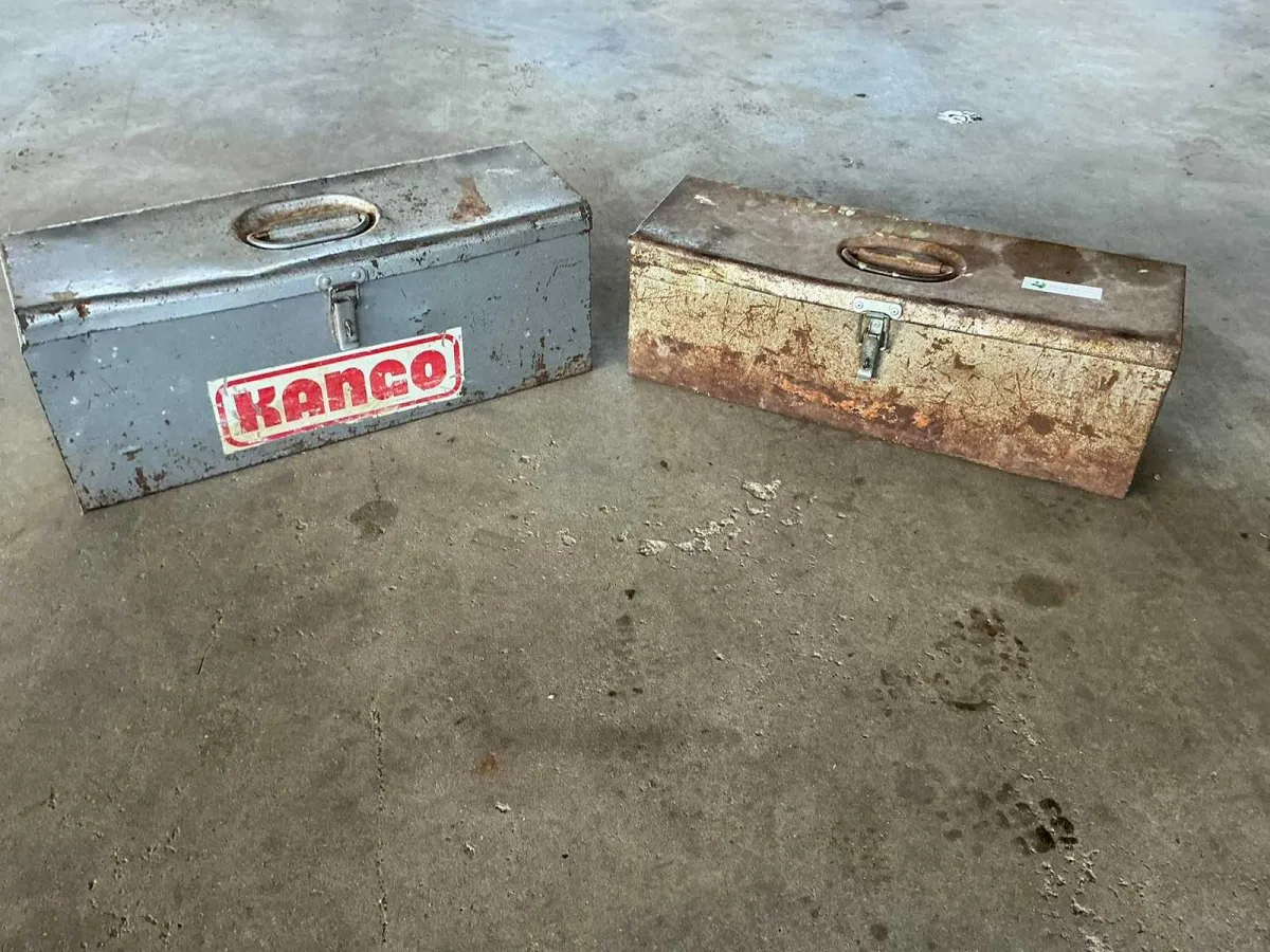 Kango Typ 900 elektrischer Schalter / Abbruchhammer, 900 W, einschließlich Meißel und 2x Metallgehäu