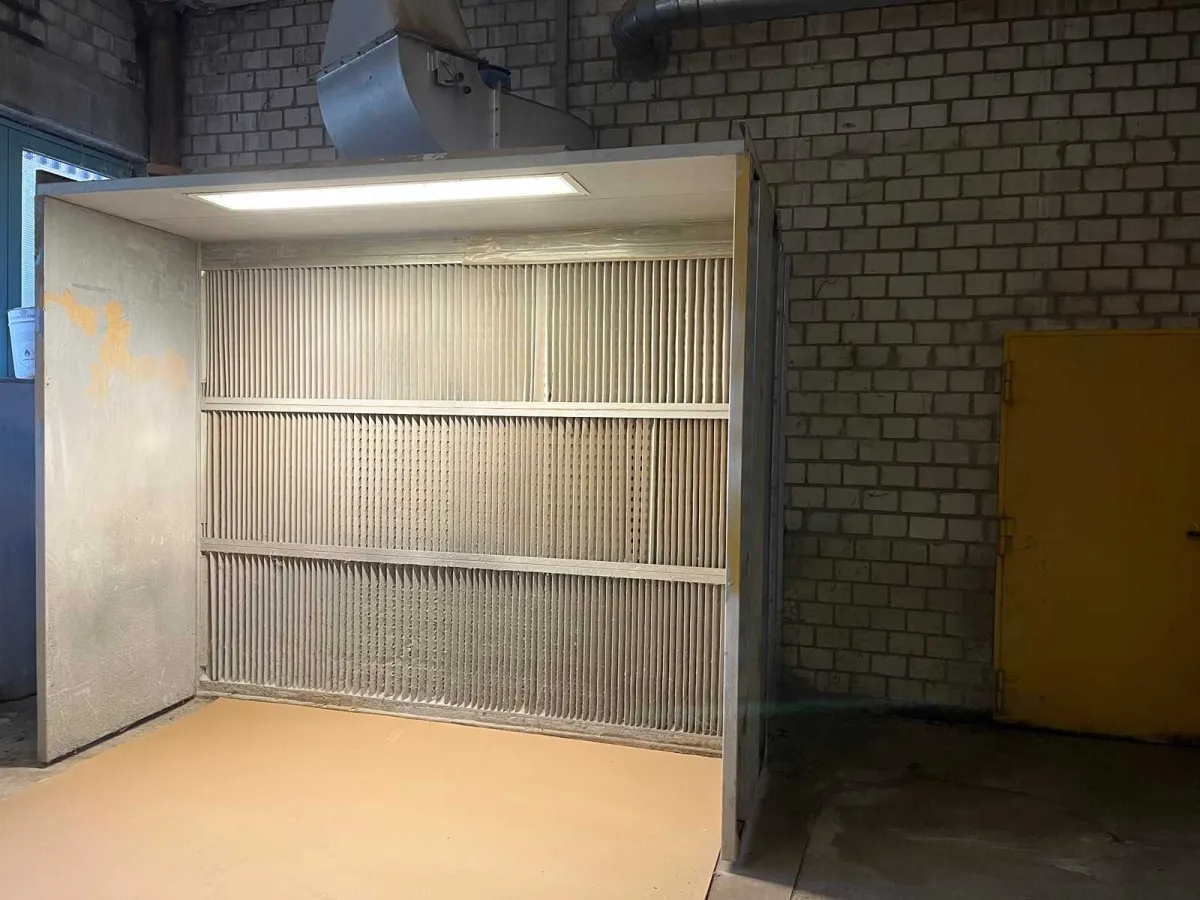 RIPPERT RTS 3000 Farbnebelabsaugwand / Spritzwand – 10.800 m³/h – Bj. 2000