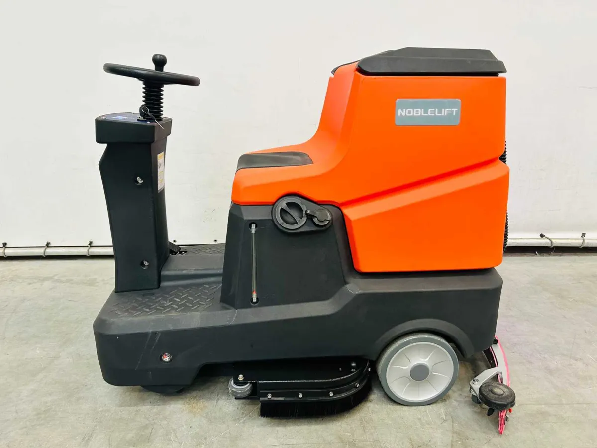 Noblelift - 2025 - NR810 - Ride-on Scrubber 120L