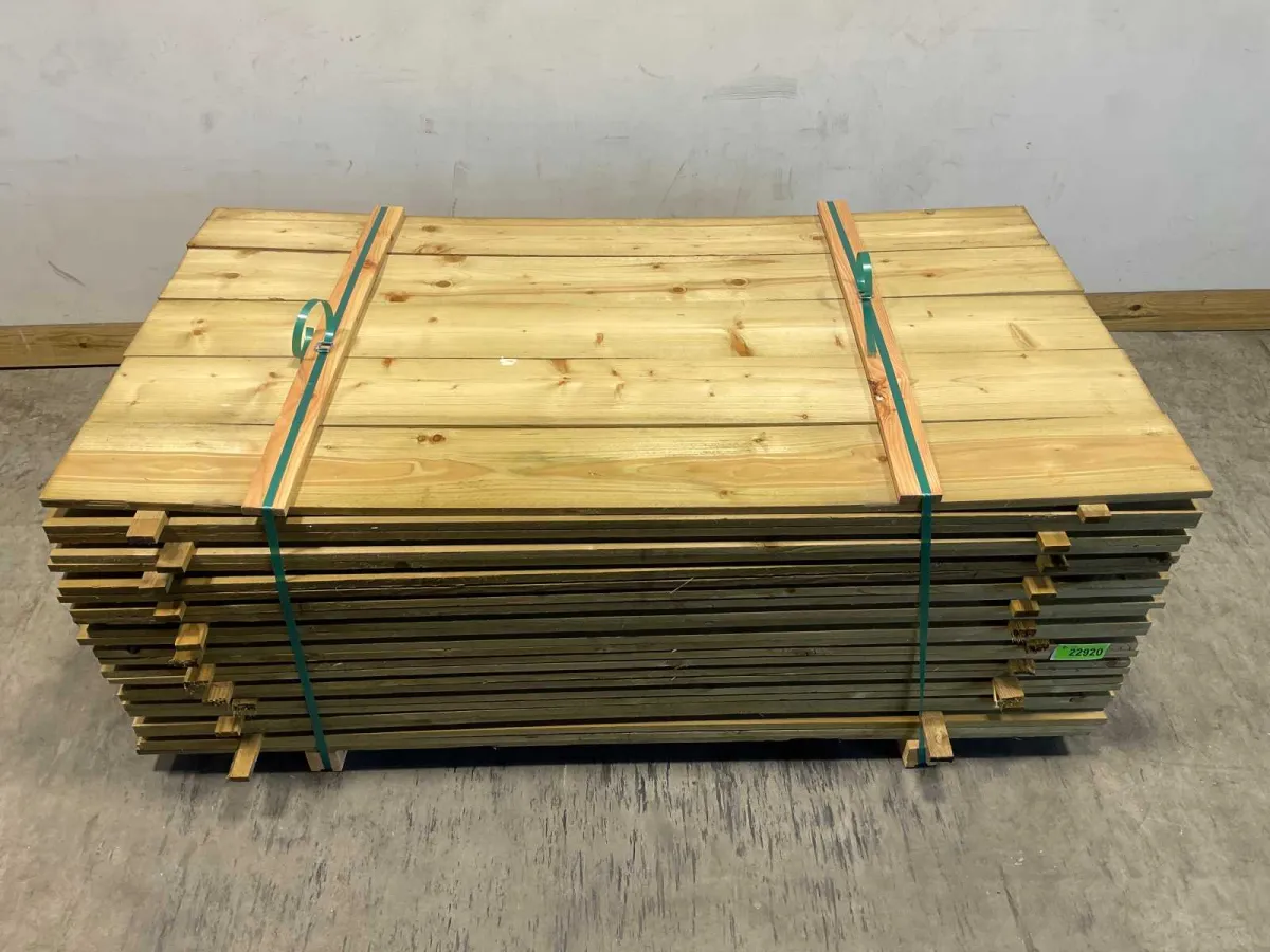 Mitteleuropäische Fichtenplanken, fein gesägt 179,5x20x1,9 cm (160x)
