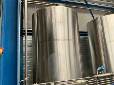 2005 Fluidtechnik Vertikaler Edelstahl-Mischtank 9000L – RESALE