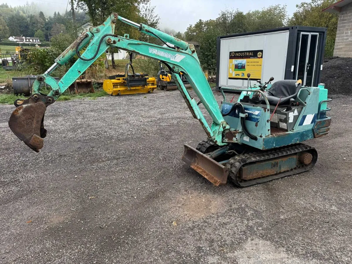 YANMAR B12-2 Mini-Bagger