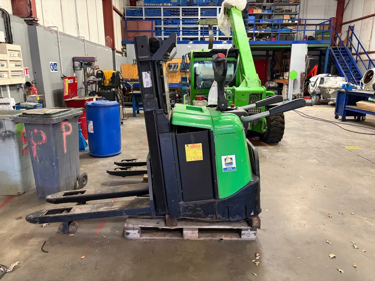 BT / CESAB - SPE200D - Elektrischer Stacker