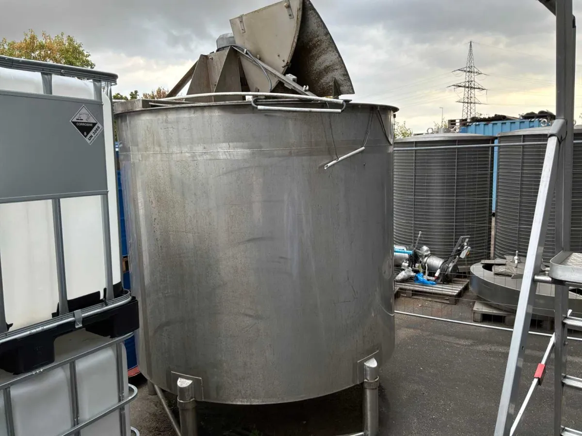 Großer Rührtank