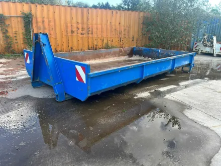 Müllcontainer – RESALE