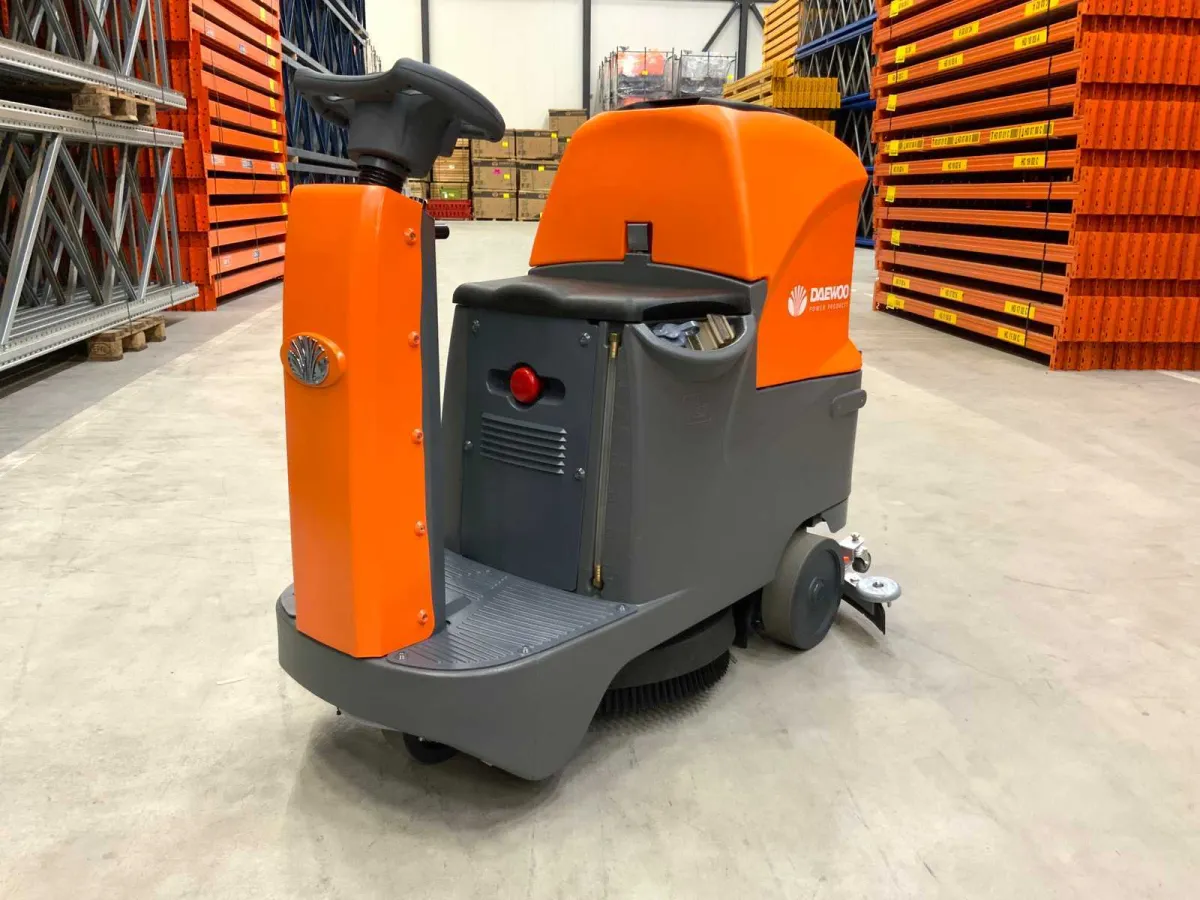 Daewoo - 2025 - DAFR70 - Ride-on-Schrubbertrockner