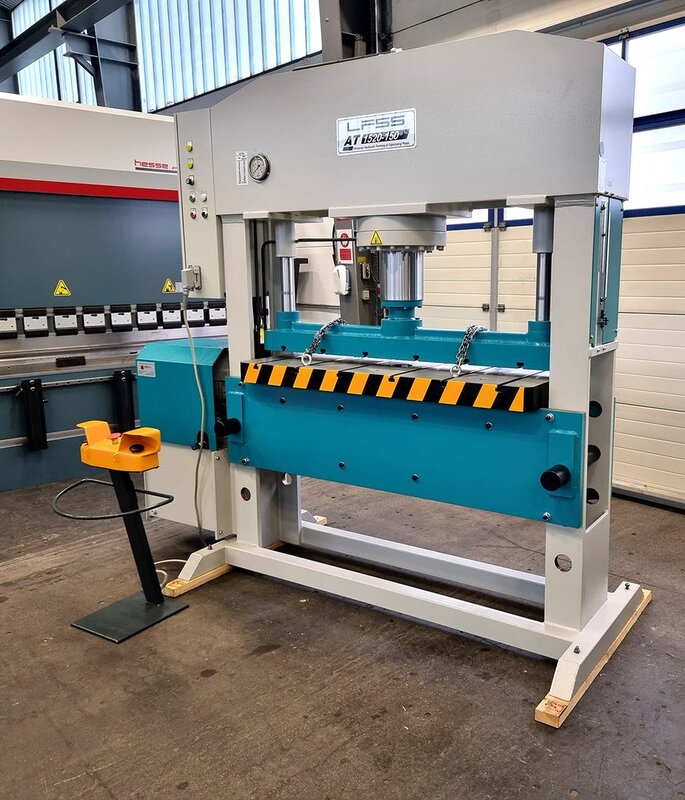 HESSE by LFSS AT 1520/150 Werkstattpresse - hydraulisch