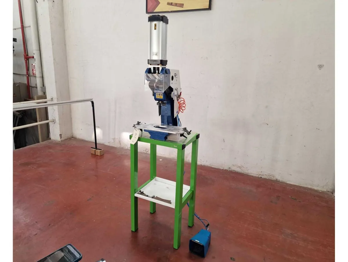 1999 AYUTOR AUTOMATIK 0202 SUPER Pneumatische Presse