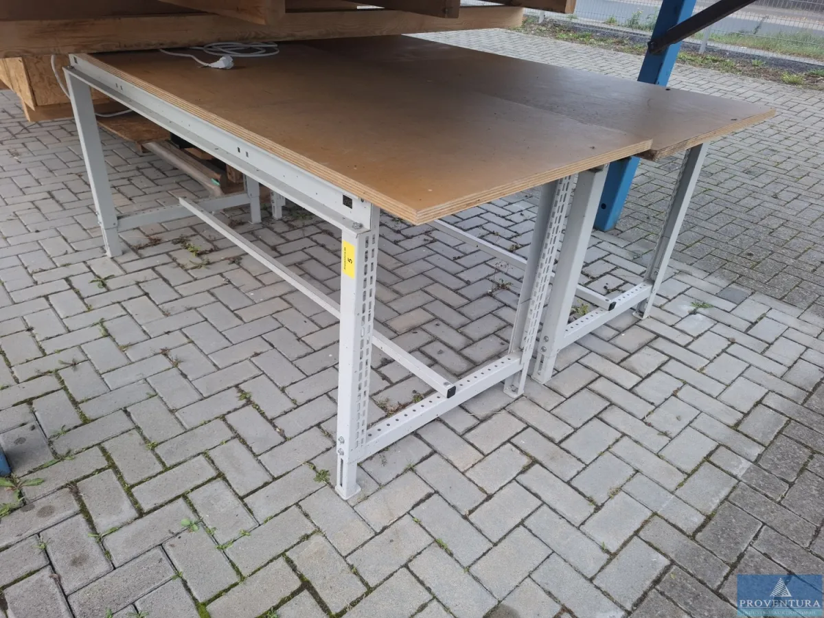 Arbeitstische je ca. 160x80 cm höhenverstellbar 2