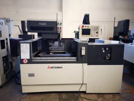 Mitsubishi FA20 Drahterodiermaschine – RESALE