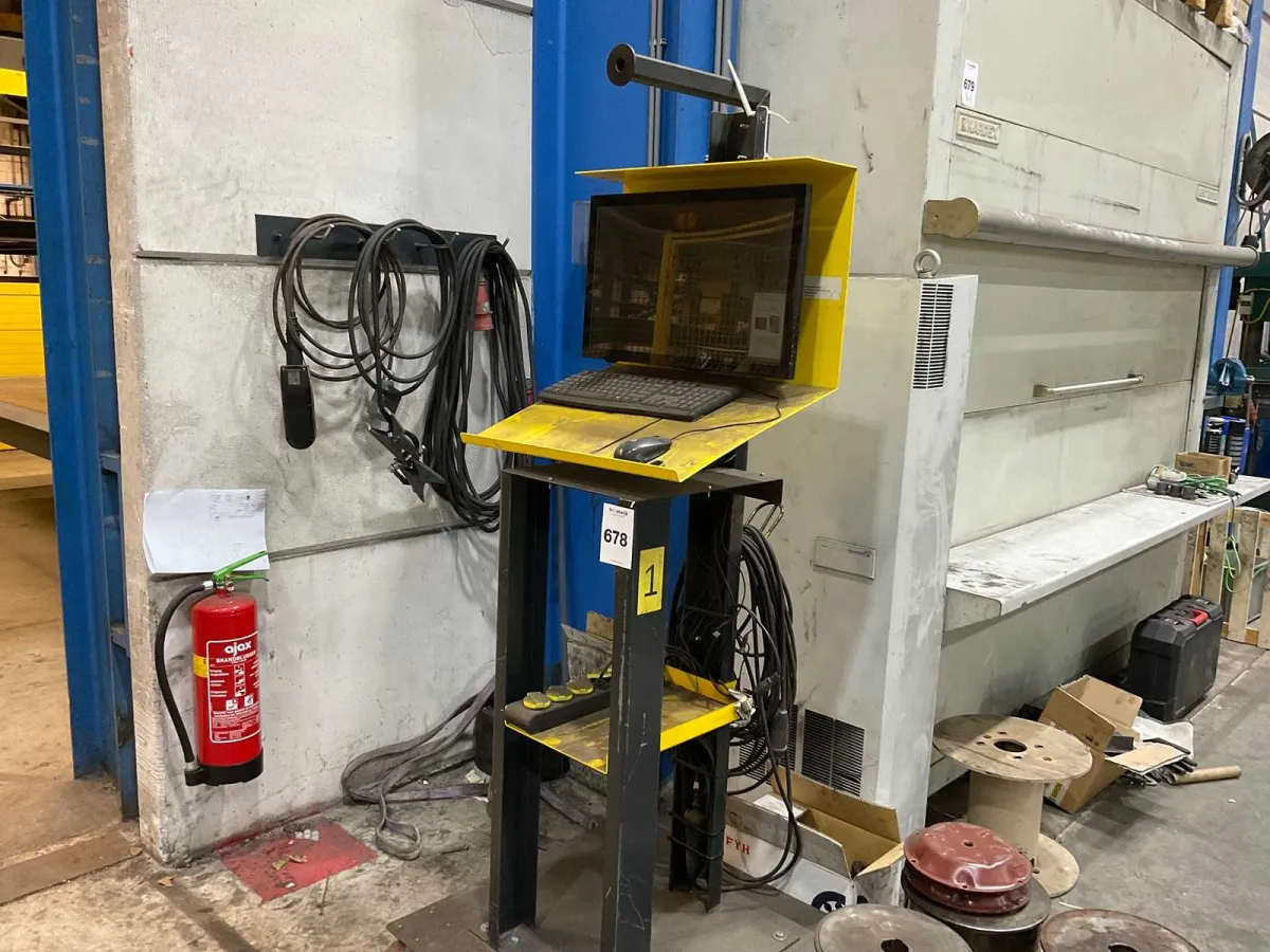 Monitor im mobilen Rahmen