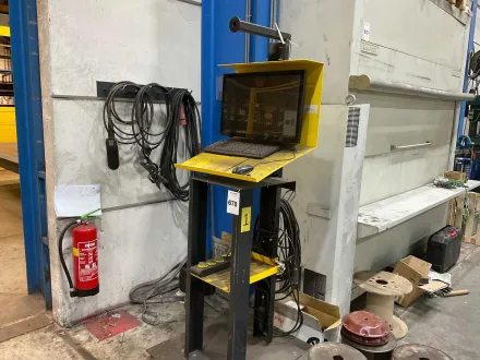 Monitor im mobilen Rahmen – RESALE