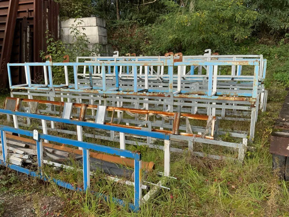 Verschiedene Stapelbrüste