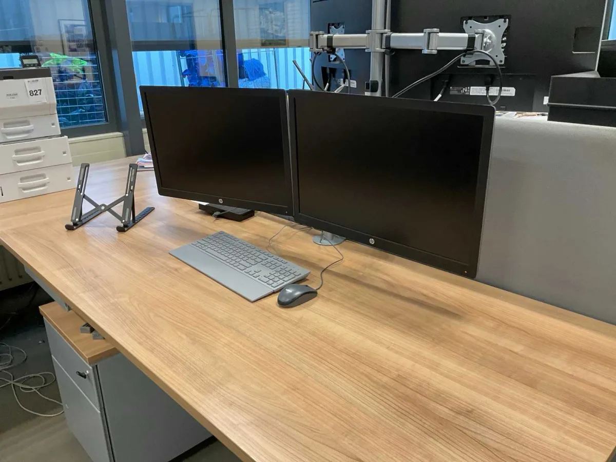 HP E242 Monitor (2x)