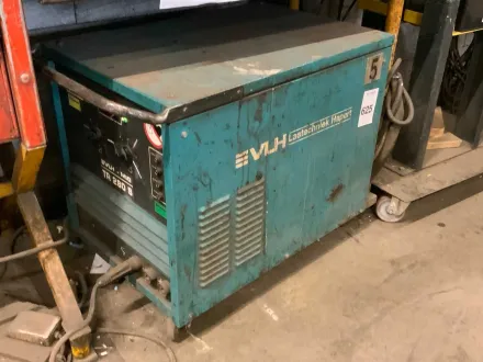 VLH TR280S MIG-Schweißgerät mit Steuereinheit am Dreharm – RESALE