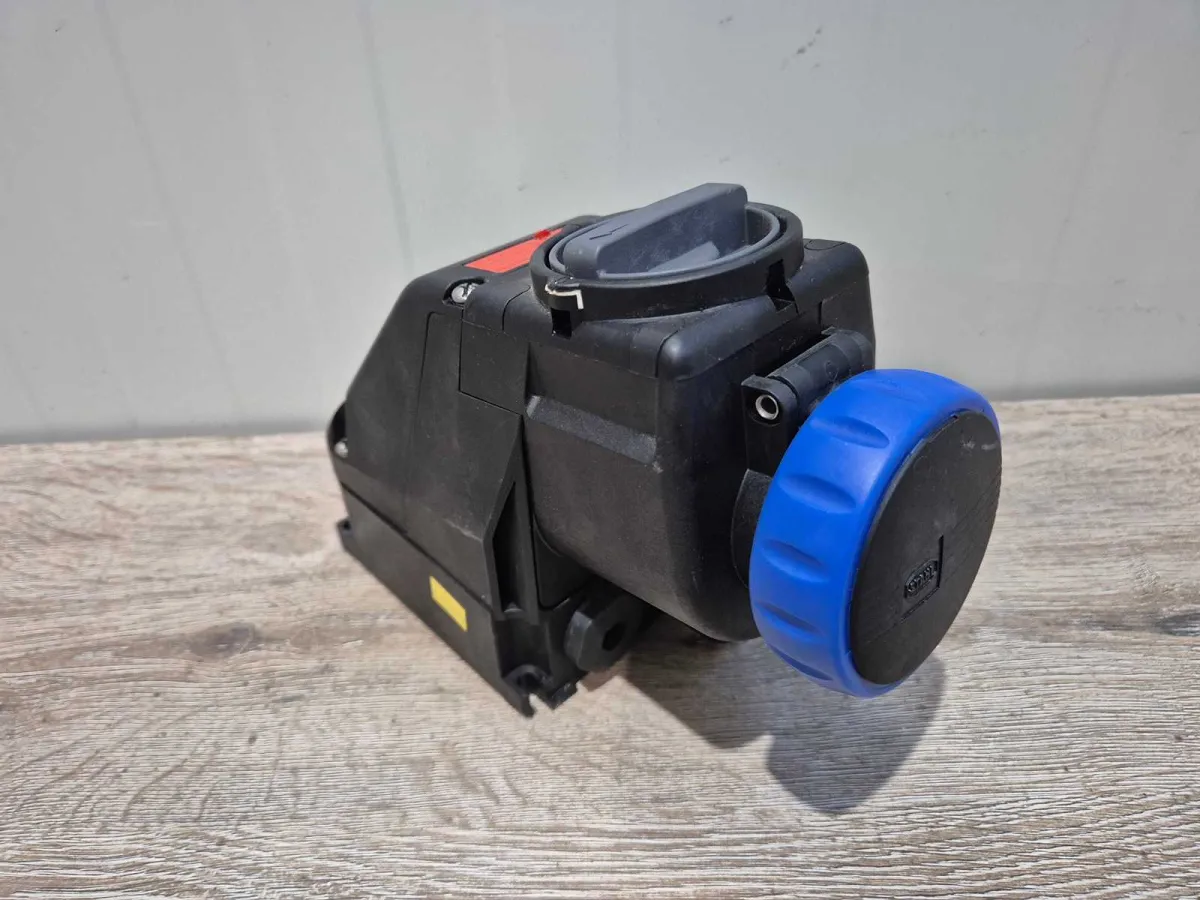 Stahl - 8570/11 - 306 Wandsteckdose 16 Ampere