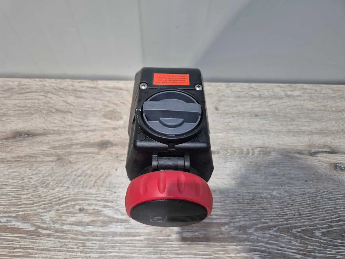 Stahl - 8570/11 - 506 Wandfassung 16 Ampere