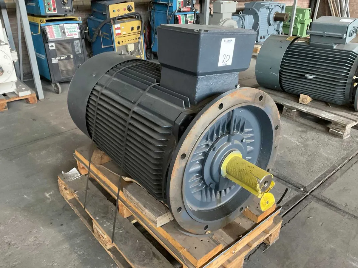 2014 StandardDrive GmbH FCM 315MA-4/PHE Elektromotor