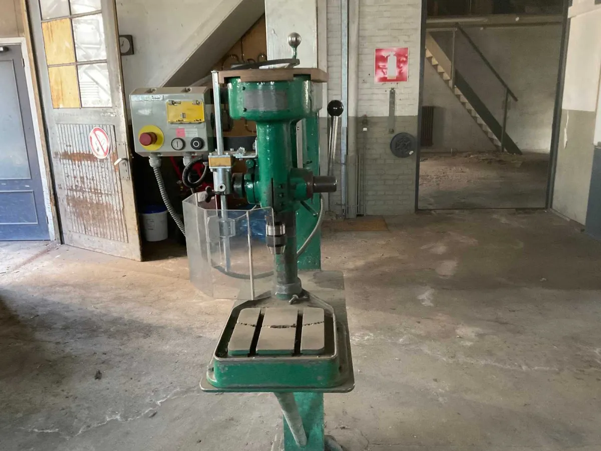 Säulenbohrmaschine