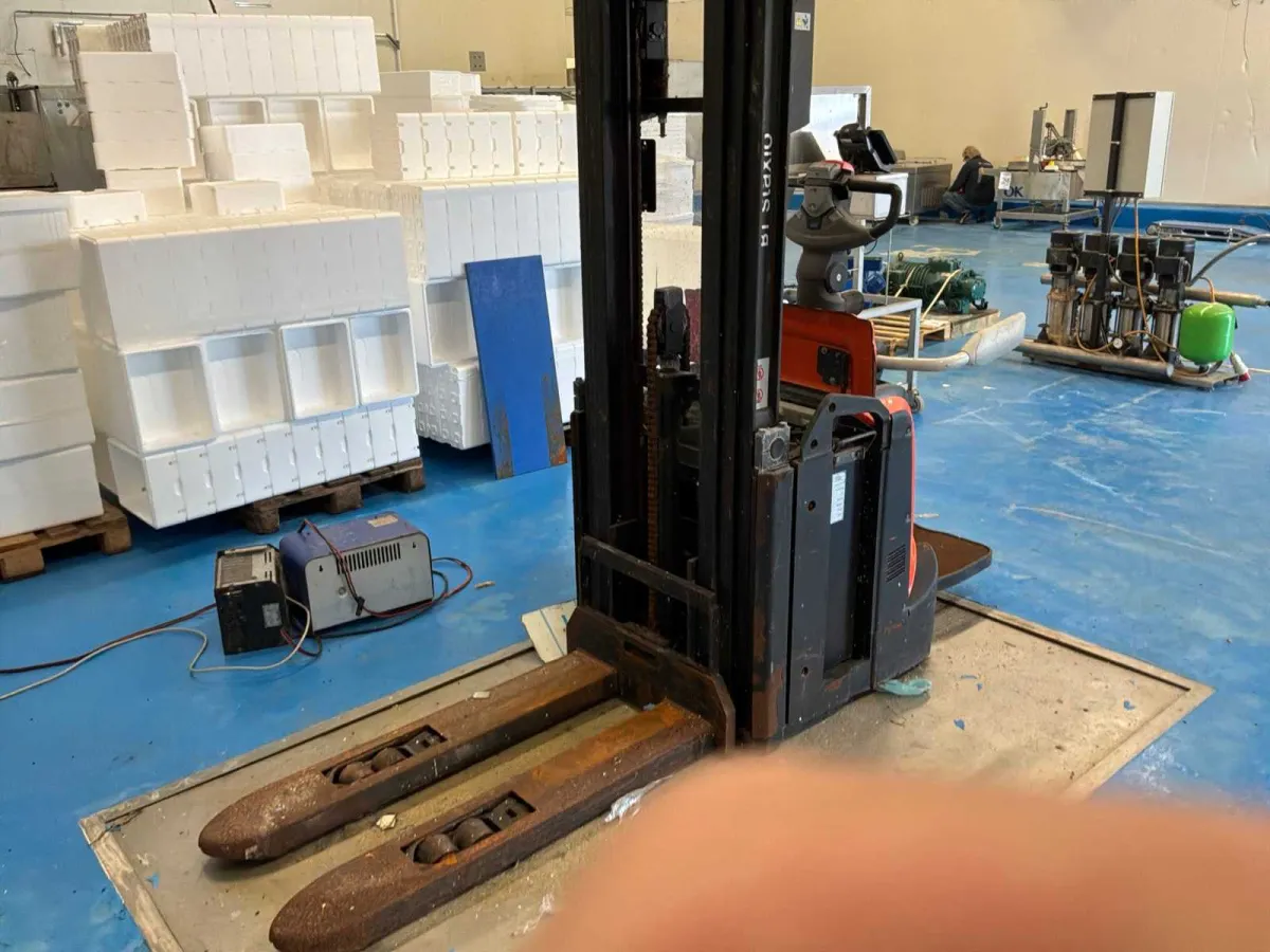 2017 BT SPE120L Stacker