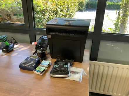 Dymo, Brother, Fellowes Etikettendrucker und Papierschredder (4x) – RESALE