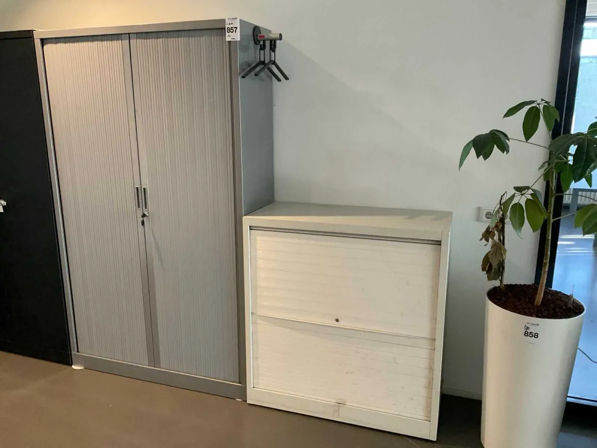 Aktenschrank (2x)