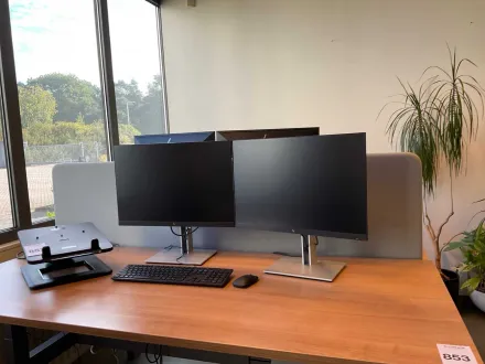 HP E24i G4 Monitor (2x) – RESALE