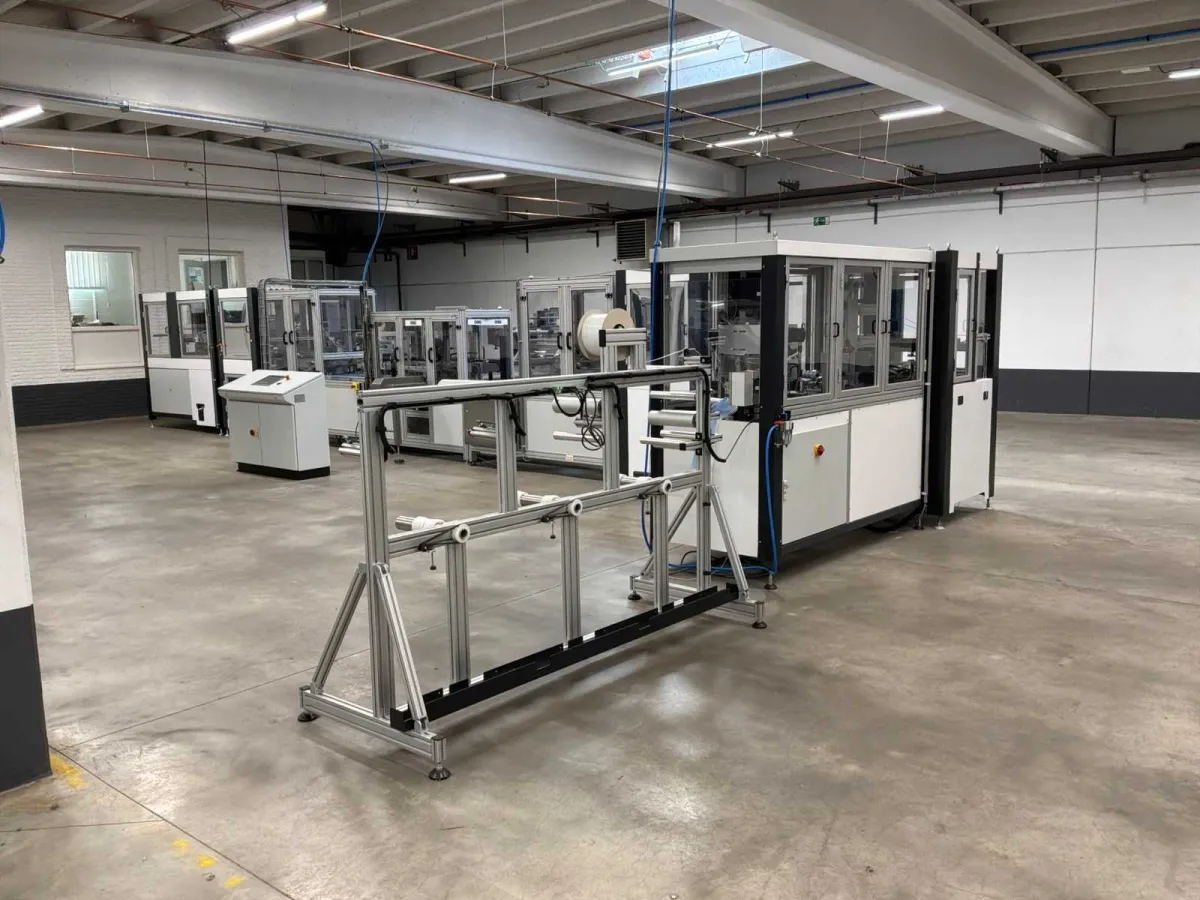 2020 Maschine zur Herstellung und Verpackung von Gesichtsmasken