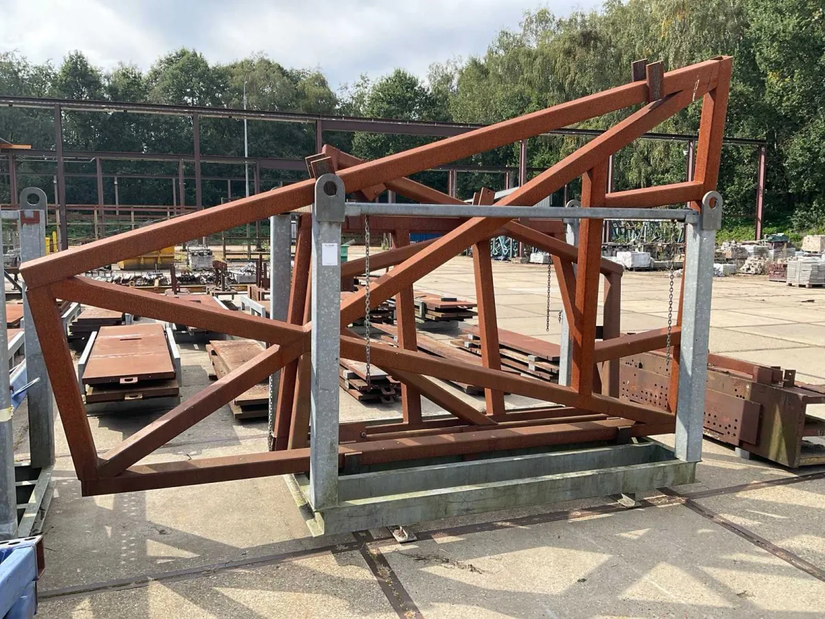 Stahlrahmen im Viadukt